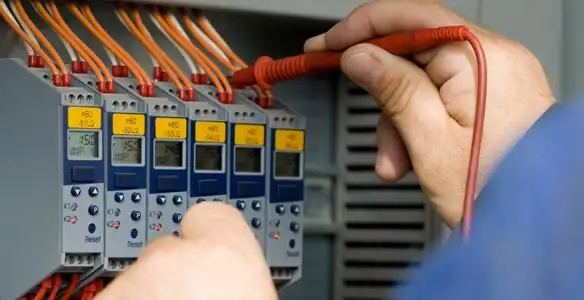electrical contractors performing professional electrical system testing and configuration in Louisville, KY