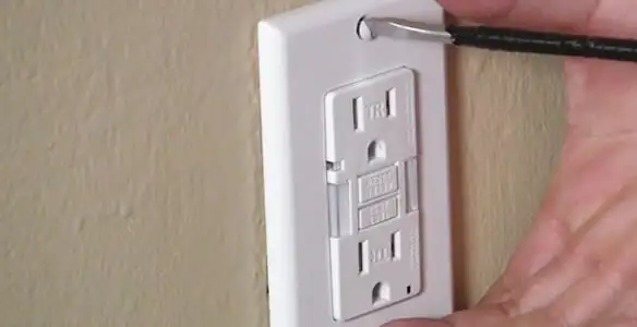 gfc outlets service securing and mounting ground fault circuit interrupter outlet by certified electricians in Louisville, KY