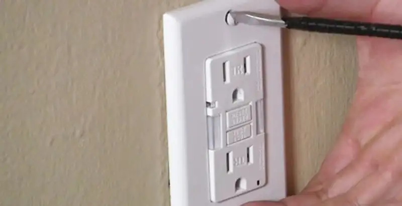gfc outlets service securing and mounting ground fault circuit interrupter outlet by certified electricians in Louisville, KY